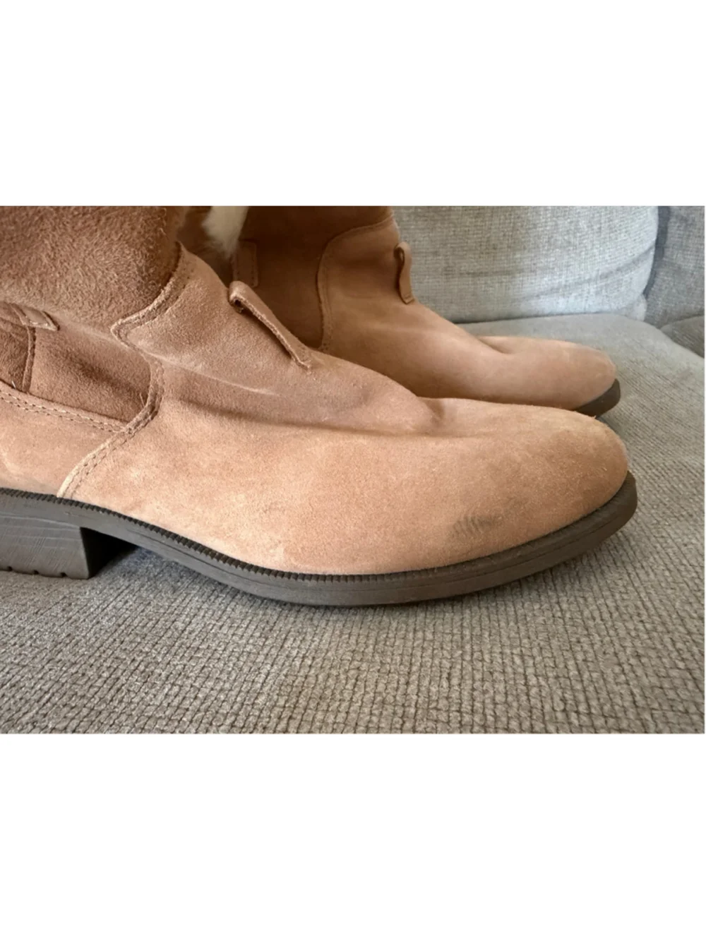 UGG Women’s Suede Shearling Fold Over Ankle Boots Chestnut Brown Size 9